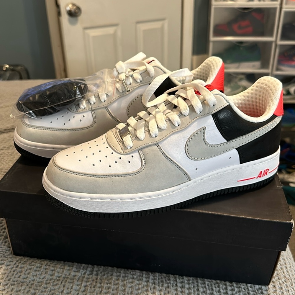 Nike Dead Stock 2008 Air Force 1 low premium Infared size 8.5